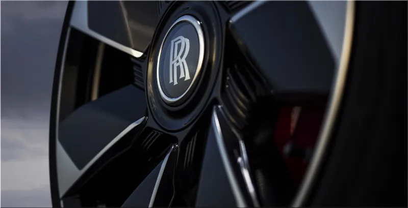Rolls-Royce La Rose Noire Droptail