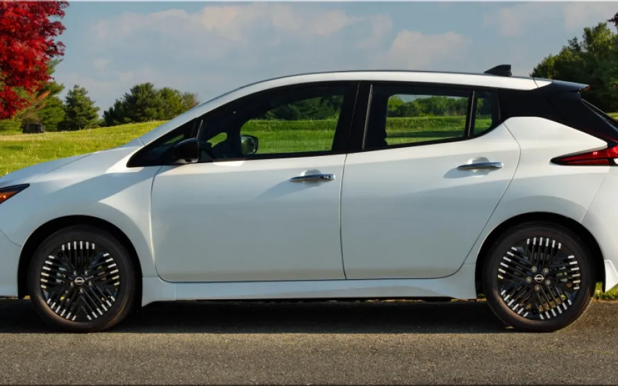2025 Nissan Leaf